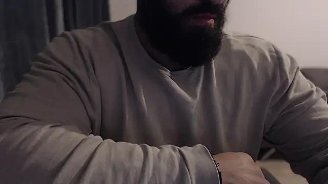 hugemachohandsome online show from October 25, 2025, 8:42 pm