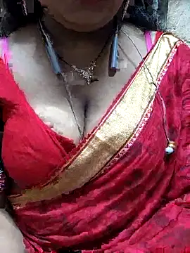 Sophiaboudi online show from November 22, 2025, 5:34 pm