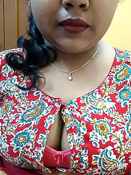 Sophiaboudi online show from March 6, 2025, 5:33 pm