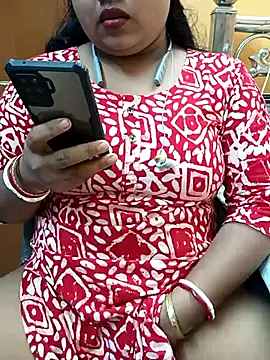 Sophiaboudi online show from February 18, 2025, 5:42 pm