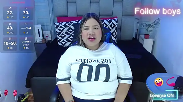 evelin zaens online show from November 13, 2025, 4:38 am