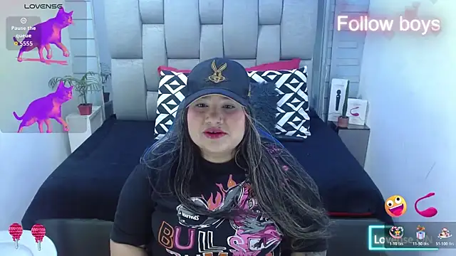 evelin zaens online show from December 16, 2025, 4:28 am