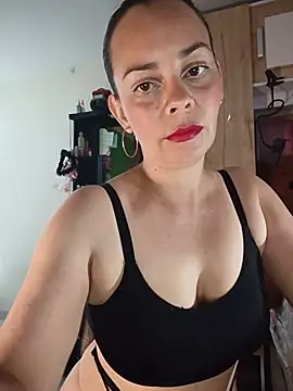 Snapshot of johannatb chatting on July 18, 2026, 7:44 pm johannatb online show from July 18, 2026, 7:44 pm