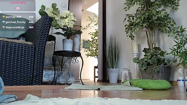 Snapshot of Squirtmania chatting on March 9, 2025, 7:45 am Squirtmania online show from March 9, 2025, 7:45 am