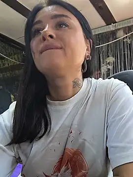 KikiXRed online show from July 30, 2026, 9:52 am