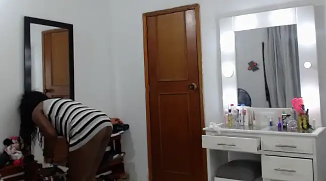 Snapshot of interracia1xx chatting on March 12, 2025, 5:35 am interracia1xx online show from March 12, 2025, 5:35 am