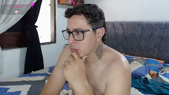 Snapshot of interracia1xx chatting on September 24, 2025, 5:41 pm interracia1xx online show from September 24, 2025, 5:41 pm