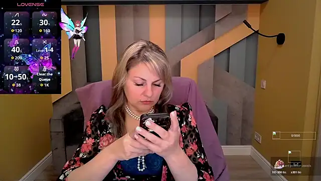 Candy Long online show from November 24, 2025, 6:35 am