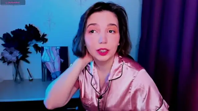 KindHazelHere  online show from October 20, 2025, 8:15 am