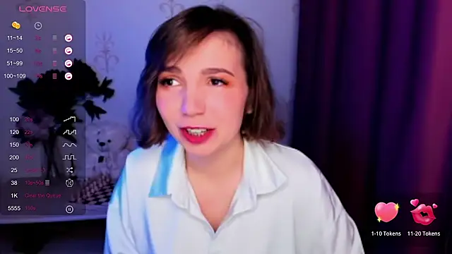 KindHazelHere  online show from November 6, 2025, 8:29 am