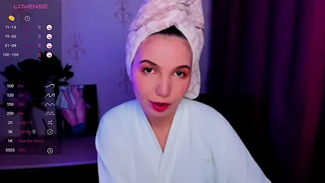 KindHazelHere  online show from October 29, 2025, 10:36 am