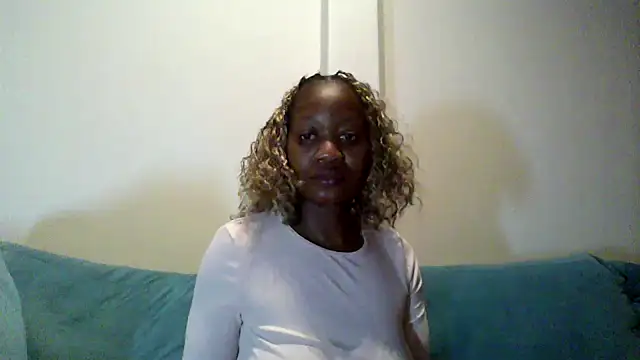 Snapshot of Hardnipples8 chatting on May 4, 2026, 11:07 pm Hardnipples8 online show from May 4, 2026, 11:07 pm