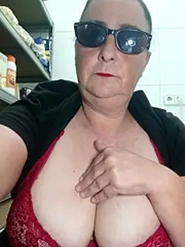 eroticjessitop online show from February 12, 2026, 6:18 pm