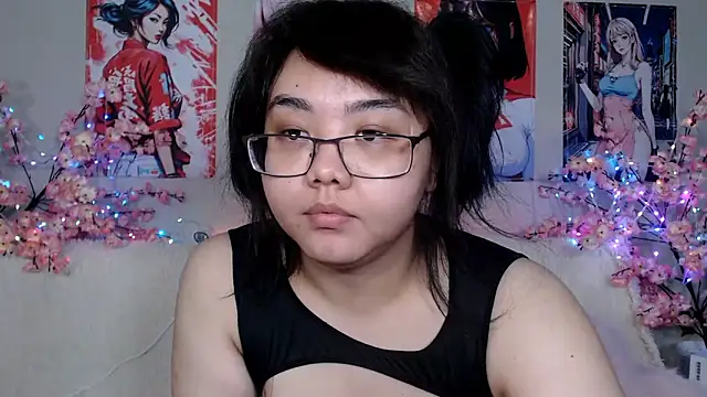 Snapshot of Moertomlly chatting on June 14, 2026, 4:14 am Moertomlly online show from June 14, 2026, 4:14 am