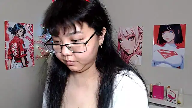 Snapshot of Moertomlly chatting on October 28, 2025, 4:24 am Moertomlly online show from October 28, 2025, 4:24 am