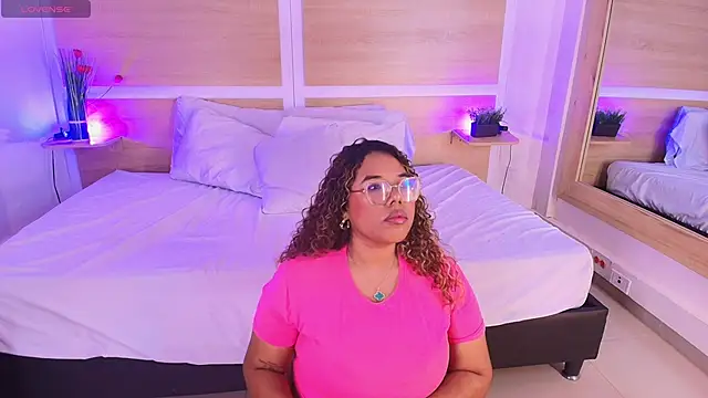  nickypurple  online show from November 18, 2025, 7:17 pm