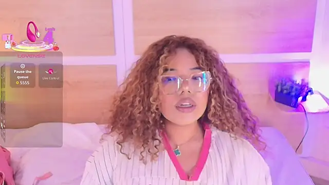  nickypurple  online show from January 13, 2026, 7:07 pm