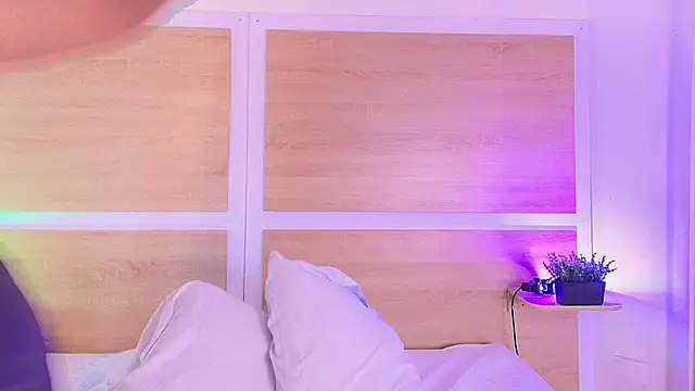  nickypurple  online show from April 11, 2026, 6:22 pm