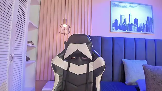 Snapshot of ashlye_miller_ chatting on November 21, 2025, 4:00 am ashlye miller online show from November 21, 2025, 4:00 am