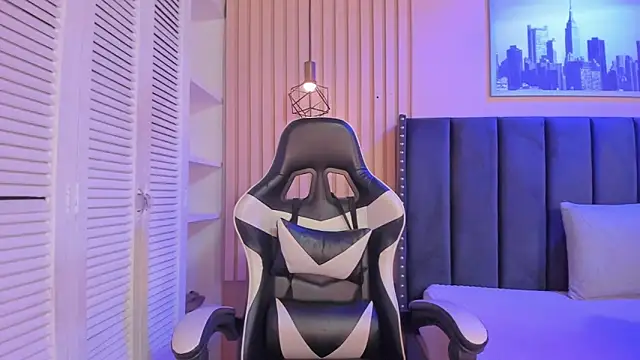 ashlye miller  online show from April 8, 2026, 4:14 am