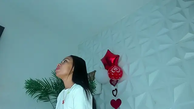 Snapshot of Hellen_Sky chatting on February 16, 2026, 7:12 pm Hellen Sky online show from February 16, 2026, 7:12 pm