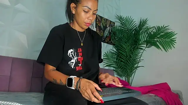 Hellen Sky online show from June 2, 2026, 7:03 pm