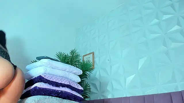 Hellen Sky online show from October 17, 2025, 7:15 pm