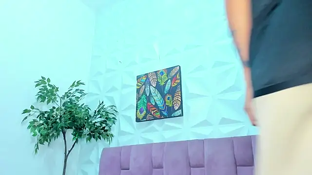 Hellen Sky online show from March 13, 2025, 7:06 pm