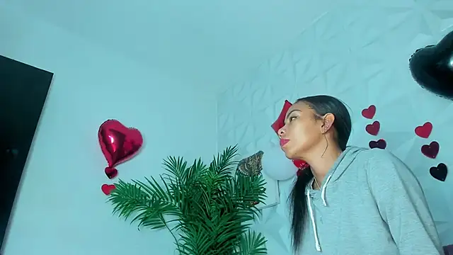 Snapshot of Hellen_Sky chatting on February 21, 2026, 7:05 pm Hellen Sky online show from February 21, 2026, 7:05 pm