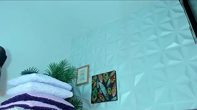 Hellen Sky online show from September 17, 2025, 7:16 pm