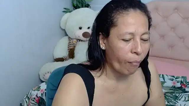 mature martina online show from September 26, 2025, 11:06 am