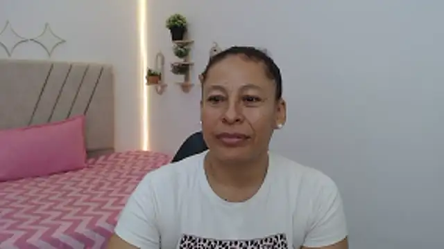Snapshot of mature_martina chatting on April 22, 2026, 8:04 pm mature martina online show from April 22, 2026, 8:04 pm