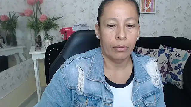 mature martina online show from March 21, 2025, 12:06 pm