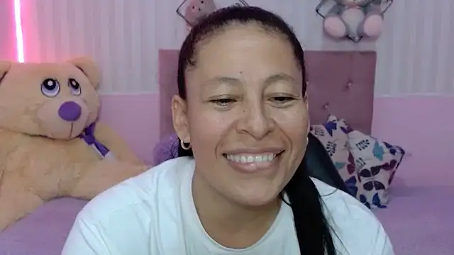 mature martina online show from November 21, 2025, 5:34 pm