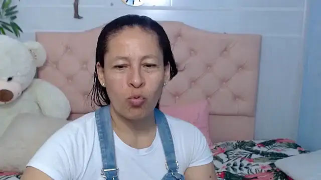 mature martina online show from September 9, 2025, 10:41 pm