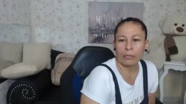 Snapshot of mature_martina chatting on June 1, 2026, 9:58 pm mature martina online show from June 1, 2026, 9:58 pm