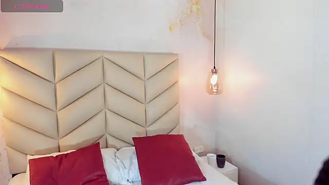 JESYSOZ23  online show from November 27, 2025, 4:07 pm