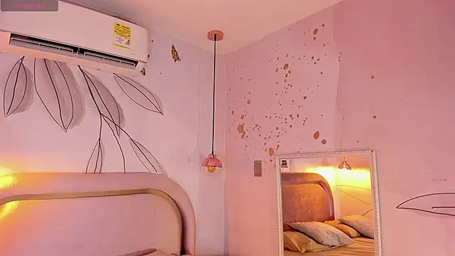 JESYSOZ23  online show from February 13, 2025, 3:18 am