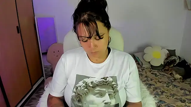 bigbooty-30 online show from March 13, 2025, 3:33 am