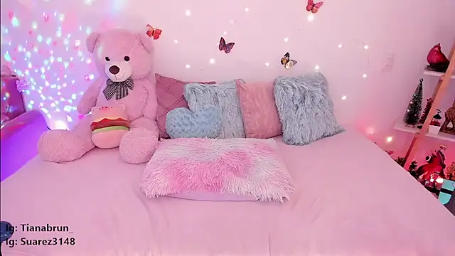 Zara uwu  online show from February 20, 2025, 3:08 pm