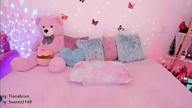 Zara uwu  online show from March 4, 2025, 3:26 pm