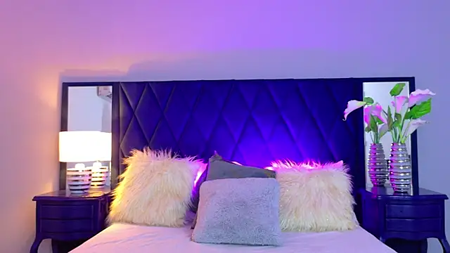 Margaret Saunders online show from September 26, 2025, 7:10 pm