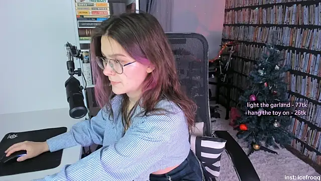 icefroqq online show from December 30, 2024, 6:05 pm