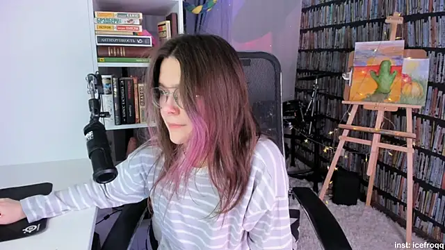 icefroqq online show from February 24, 2025, 9:30 pm