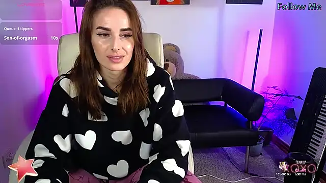 xx adrihanna xx online show from March 6, 2025, 4:28 pm