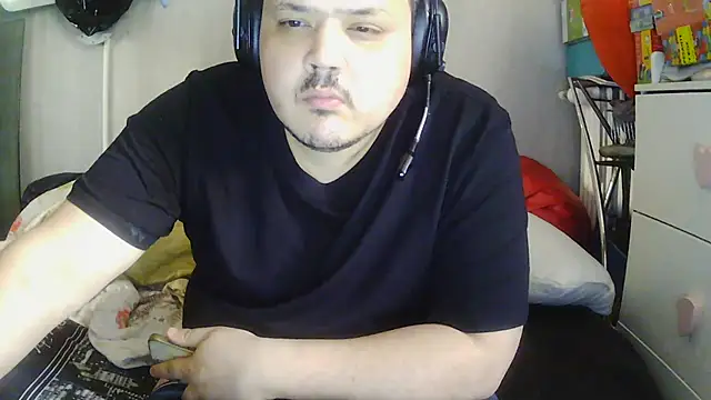 Bebemickey75 online show from April 18, 2026, 3:36 pm