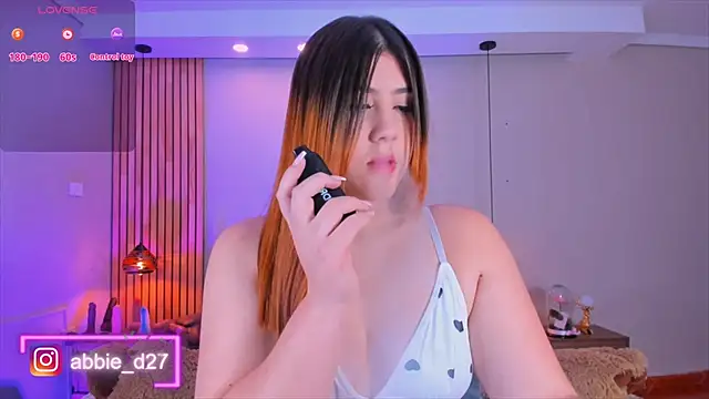 AbbieEdmond online show from October 31, 2025, 3:58 am