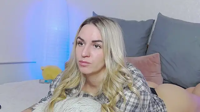 SofiJames online show from March 11, 2025, 6:30 am