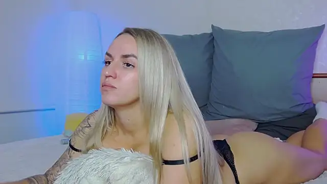 SofiJames online show from September 18, 2025, 7:00 am