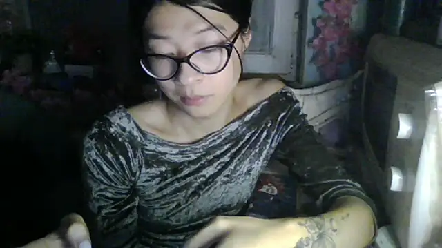 CarlyJoy online show from September 18, 2025, 3:37 pm